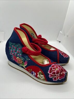 Women's Retro Chinese Embroidered Shoes Floral China Vintage Cloth Shoes Casual